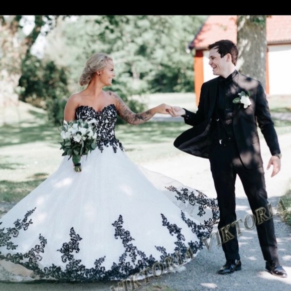 Dresses & Skirts - White and black wedding dress